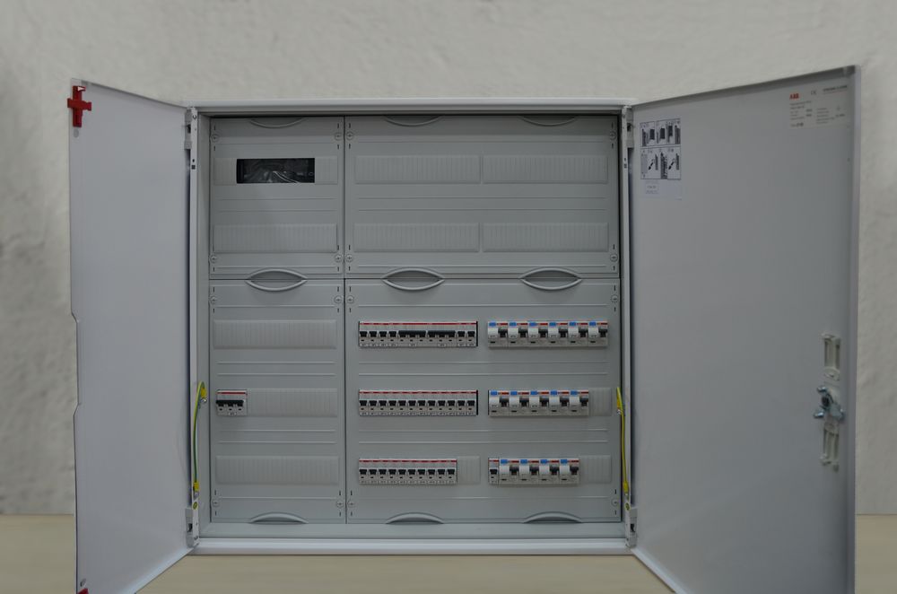 Монтаж щитов освещения (ЩО, ЩНО)
